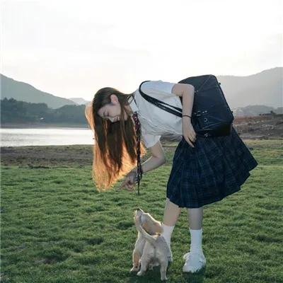 碰触 海报